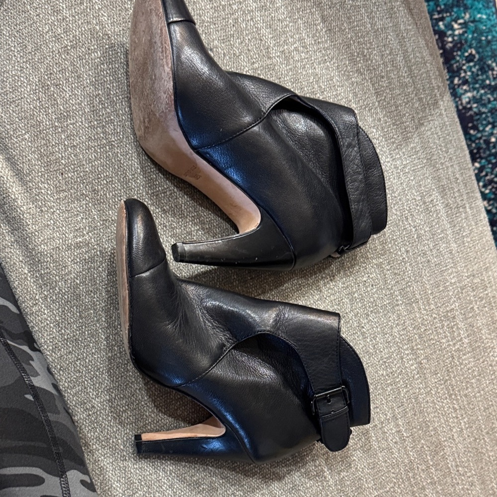 Plenty by Tracy Reese Sleek Black Leather Heeled Boots